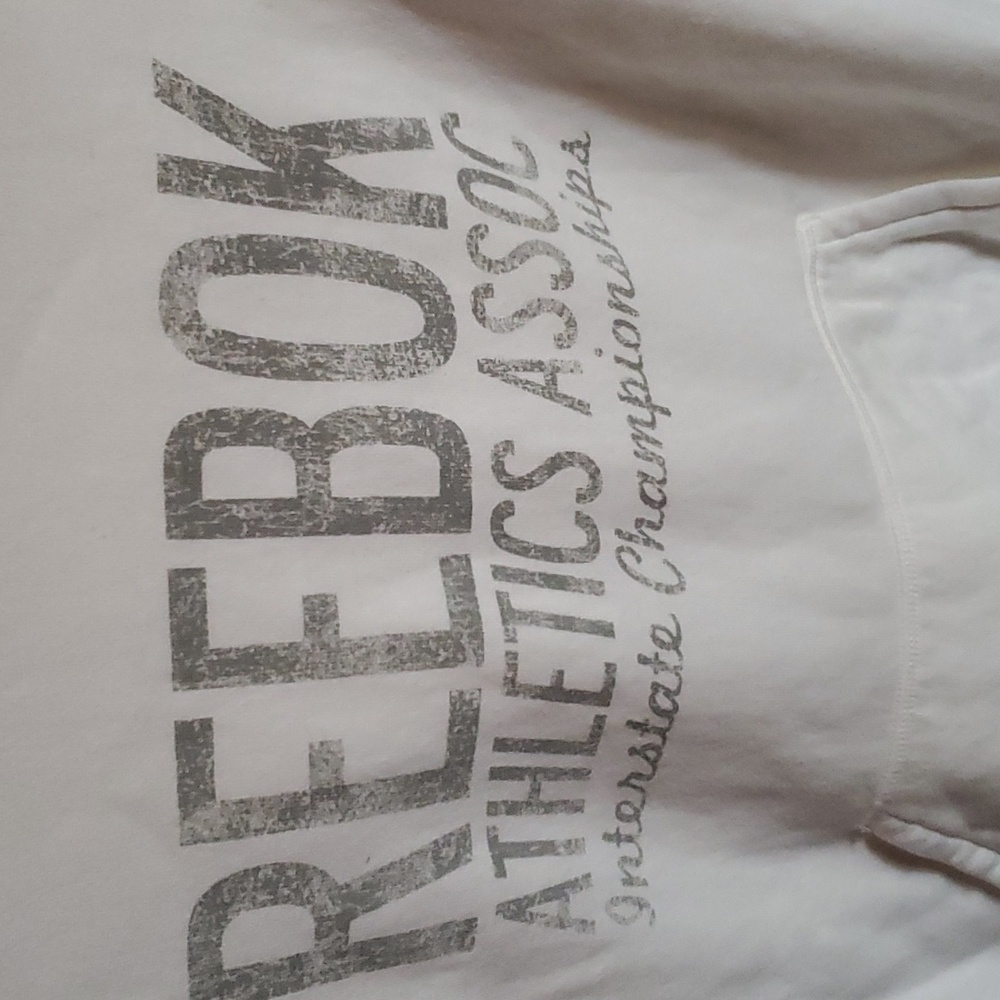 Reebok Sweater - Picture 2 of 5